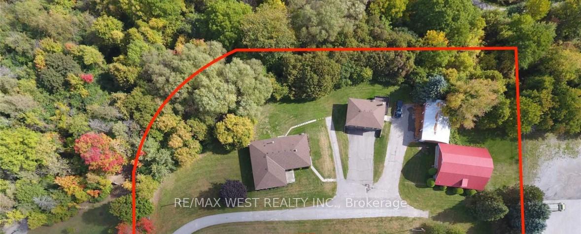Photo 3 of 130 Cousins Drive E, Aurora, Aurora Heights — HOMEH