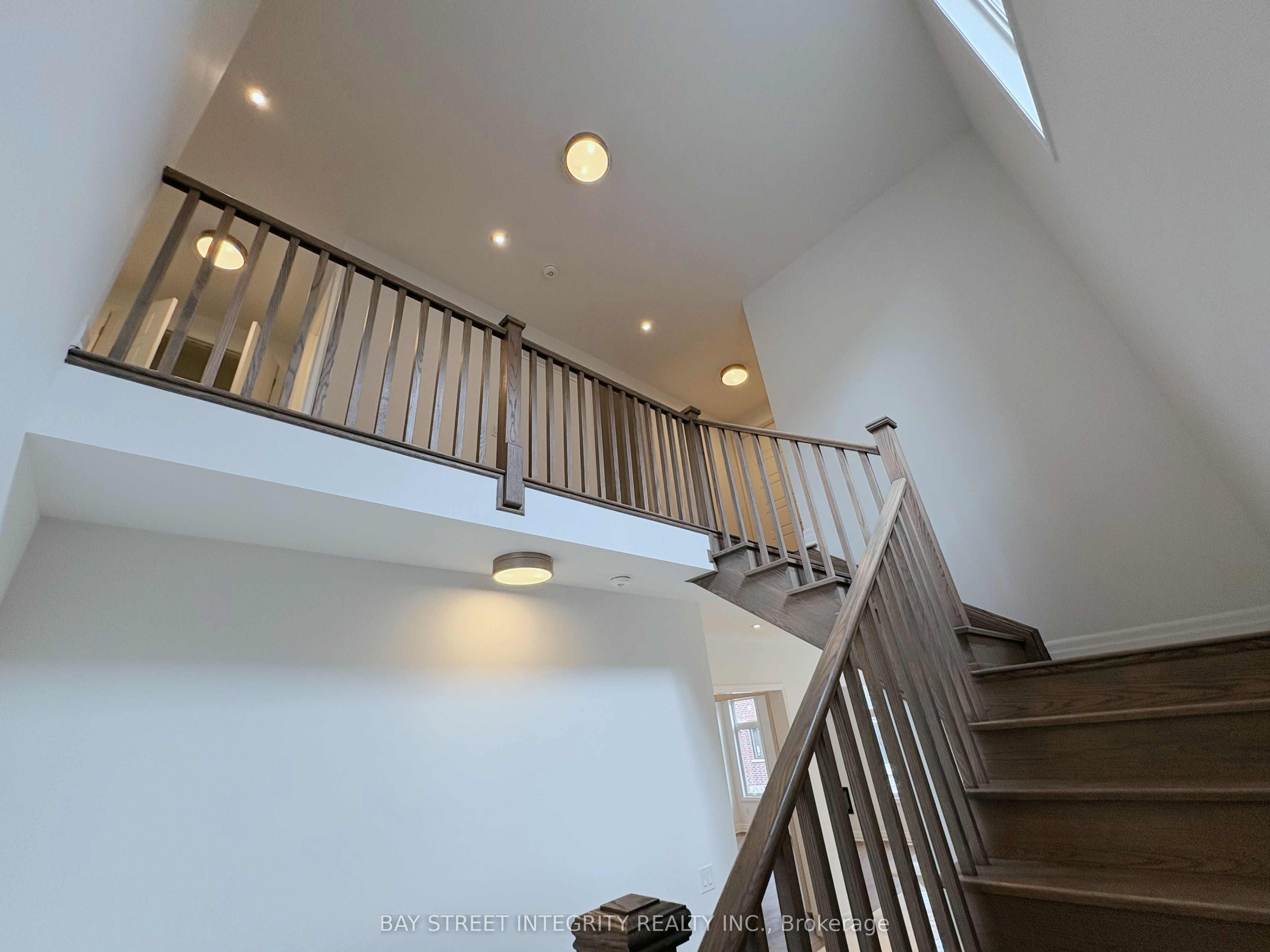 Photo 18 of 6 Spring Oak Crescent S, Markham, Victoria Square — HOMEH