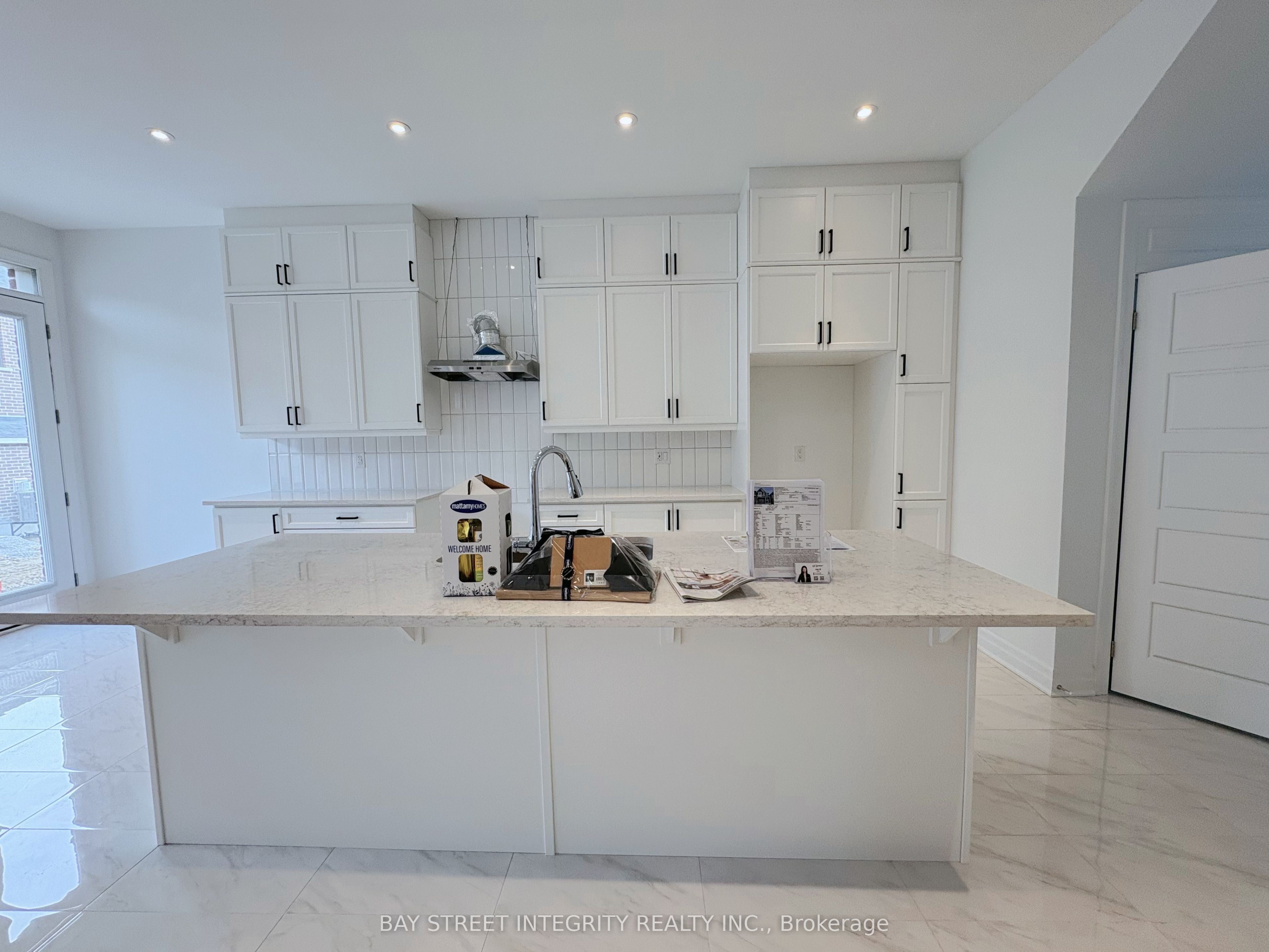 Photo 9 of 6 Spring Oak Crescent S, Markham, Victoria Square — HOMEH