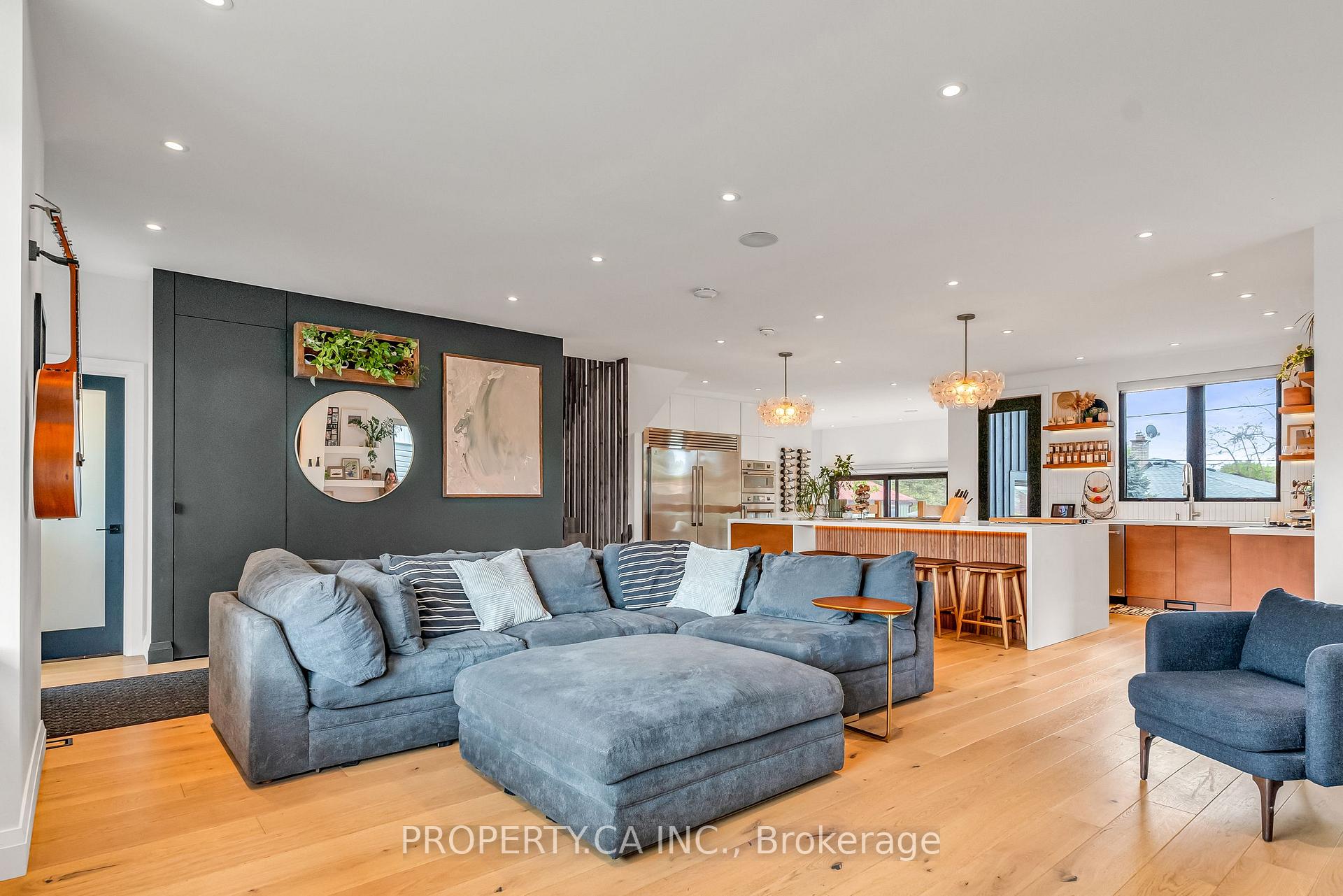 Photo 5 of 1329 Broadview Street, Pickering, Bay Ridges — HOMEH