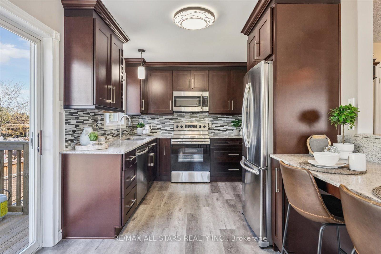 Photo 13 of 54 Marlow Circle, Springwater, Hillsdale — HOMEH