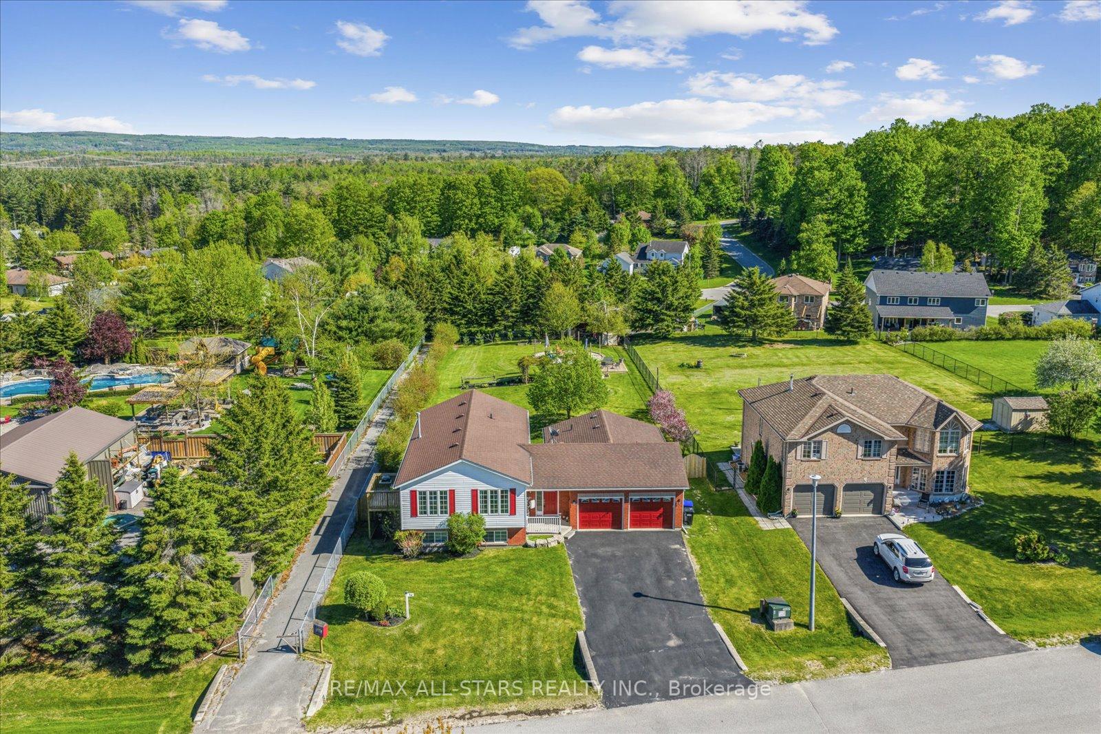 Photo 50 of 54 Marlow Circle, Springwater, Hillsdale — HOMEH