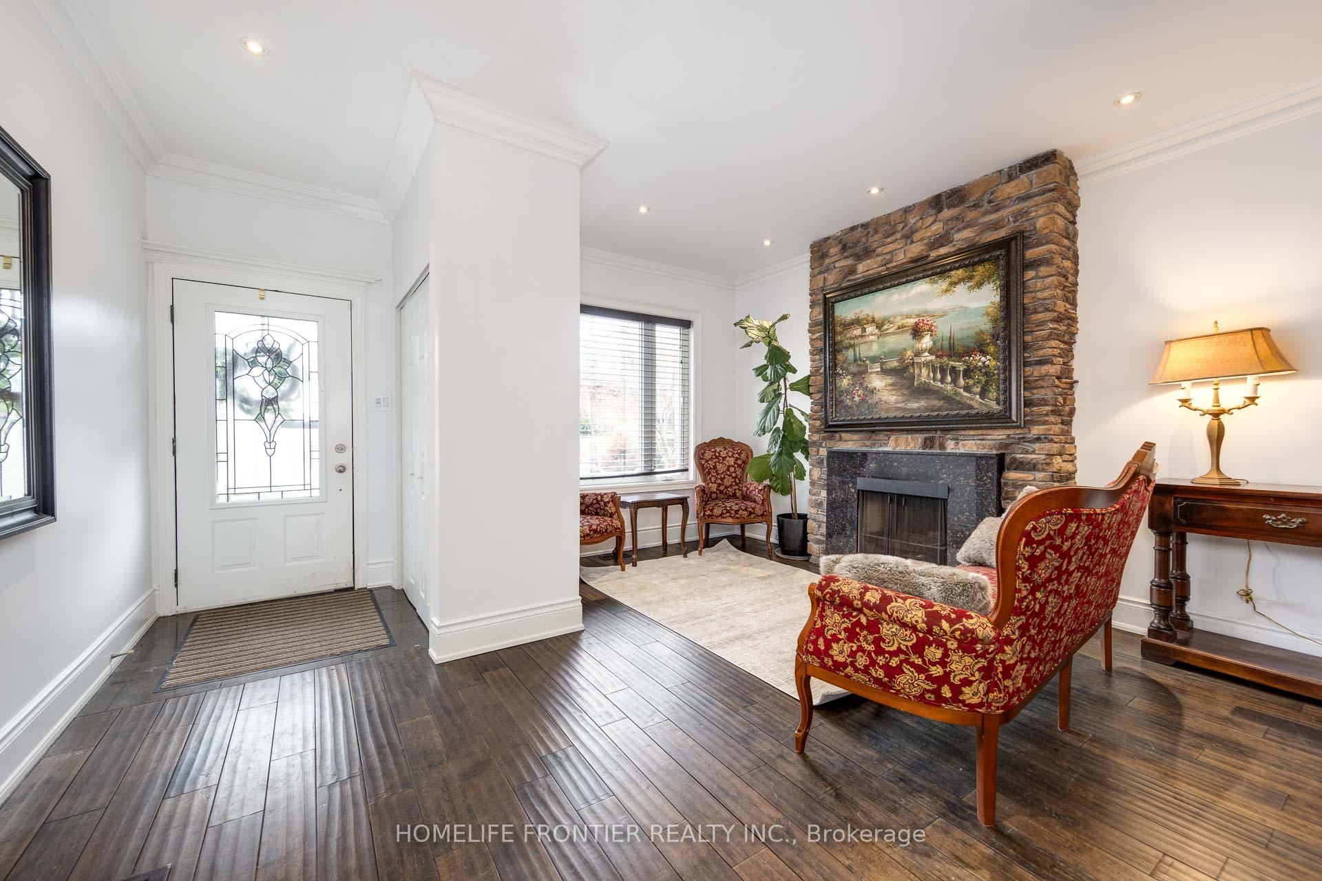 Photo 2 of 302 Roselawn Avenue, Toronto, Lawrence Park South — HOMEH