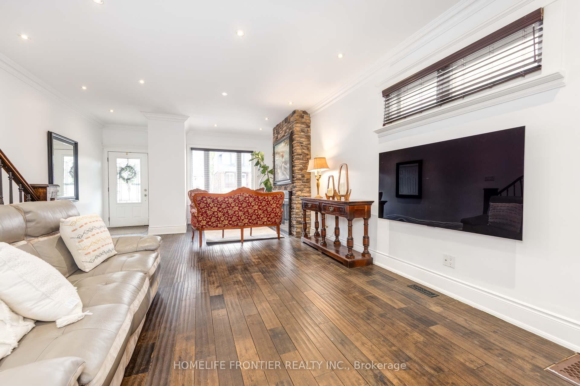 Photo 4 of 302 Roselawn Avenue, Toronto, Lawrence Park South — HOMEH