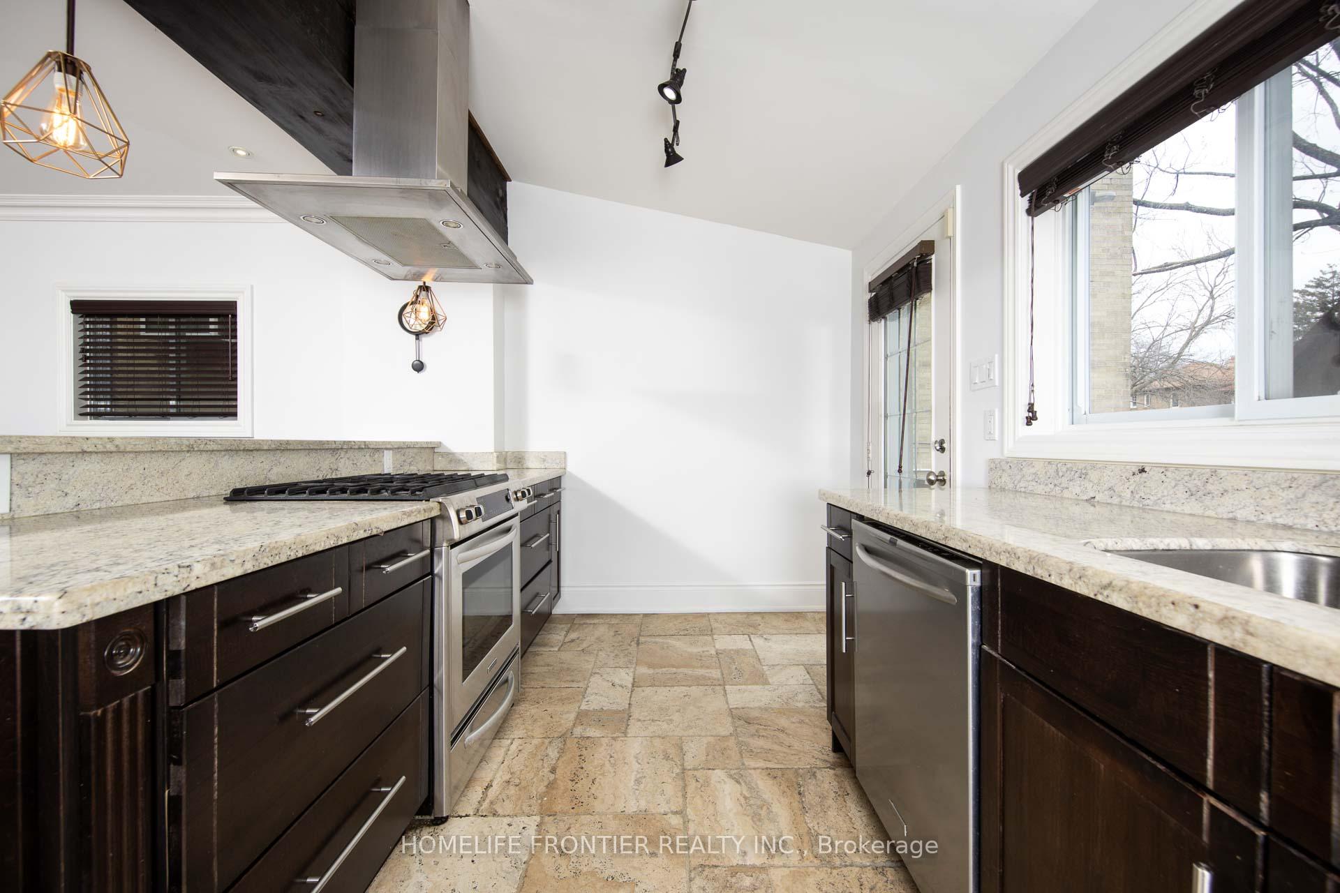 Photo 7 of 302 Roselawn Avenue, Toronto, Lawrence Park South — HOMEH