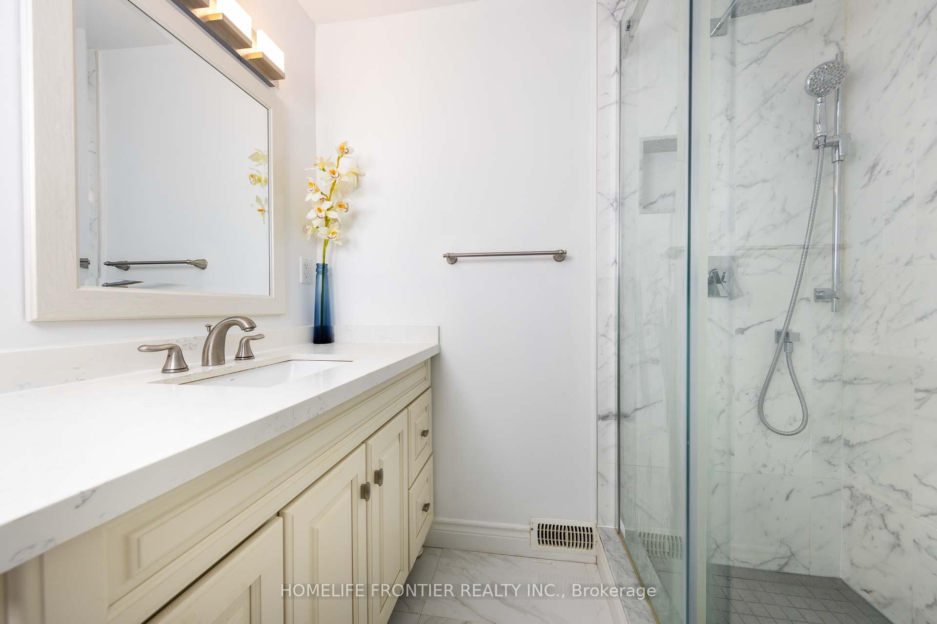 Photo 12 of 302 Roselawn Avenue, Toronto, Lawrence Park South — HOMEH