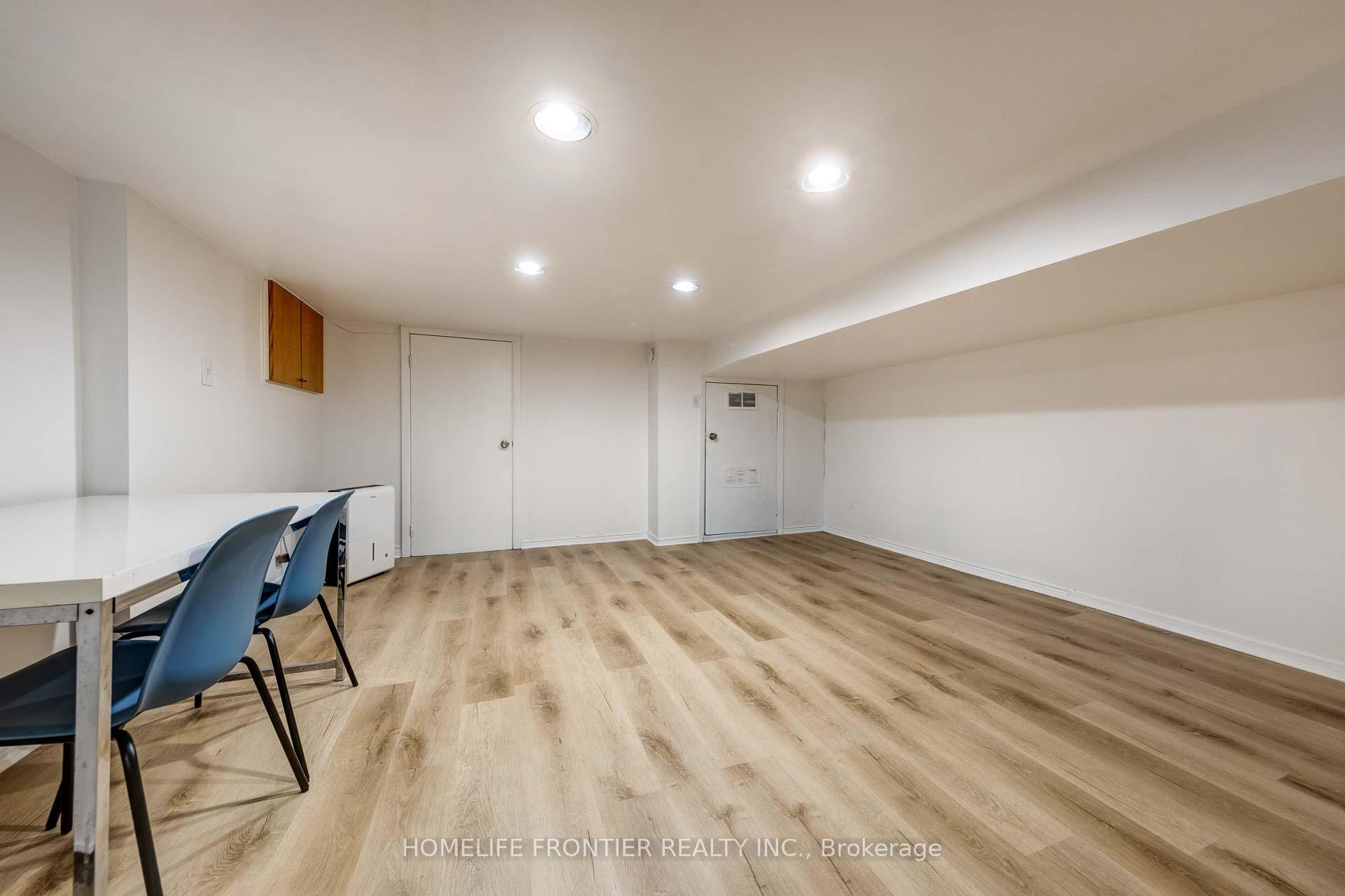 Photo 19 of 302 Roselawn Avenue, Toronto, Lawrence Park South — HOMEH