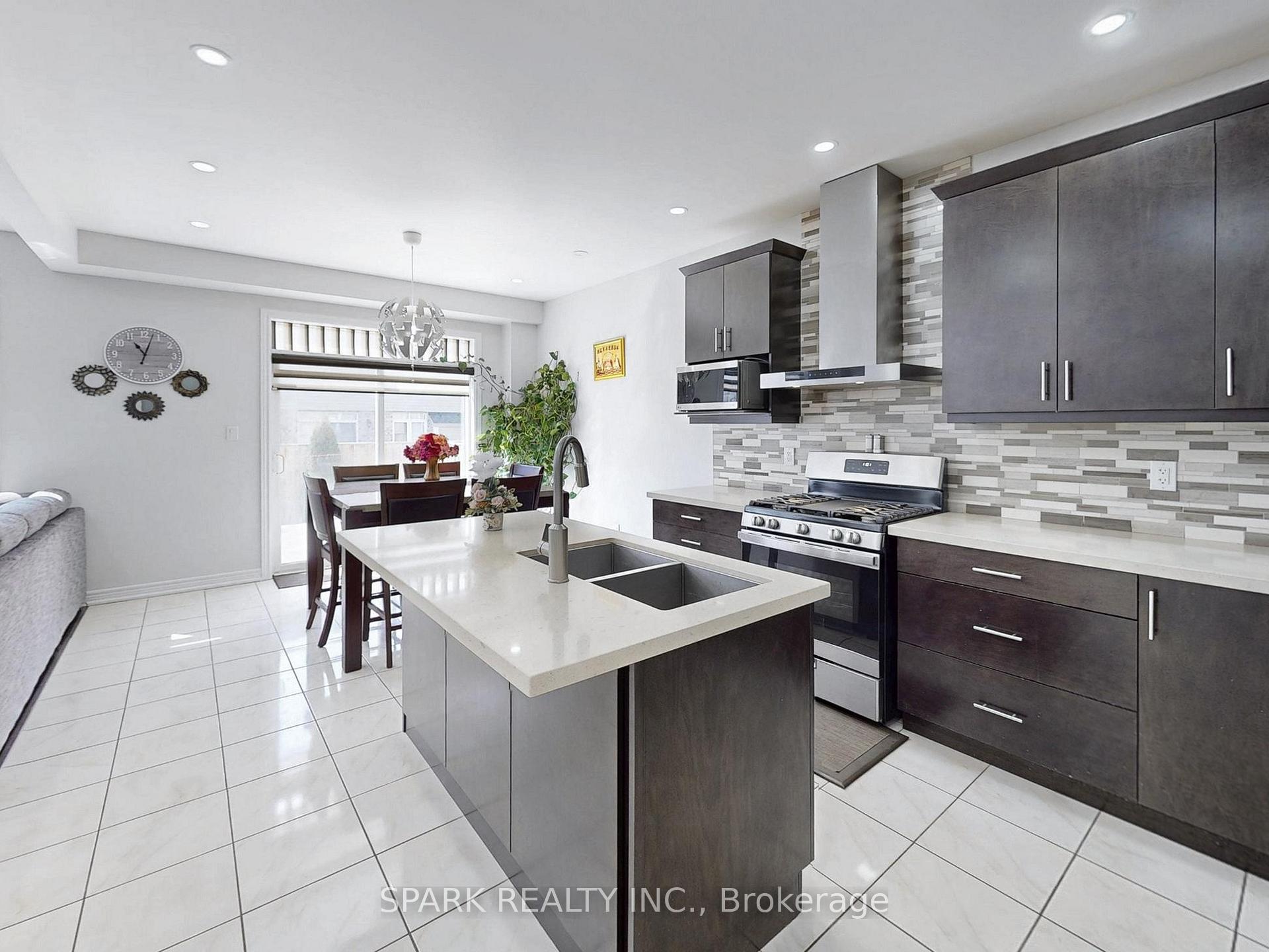 Photo 13 of 40 Mullholland Avenue, Cambridge, Preston Heights — HOMEH
