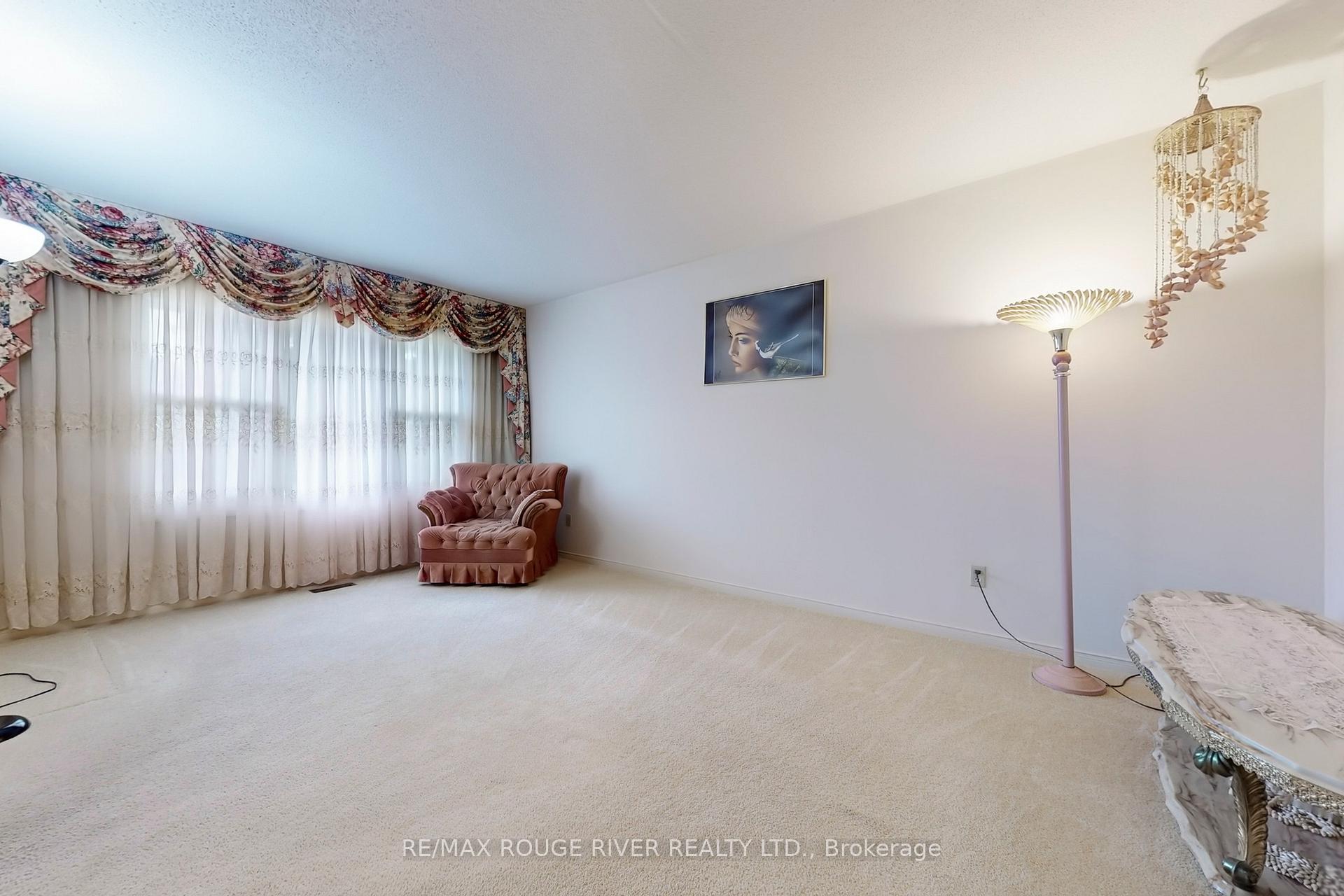 Photo 8 of 936 Rambleberry Avenue, Pickering, Liverpool — HOMEH