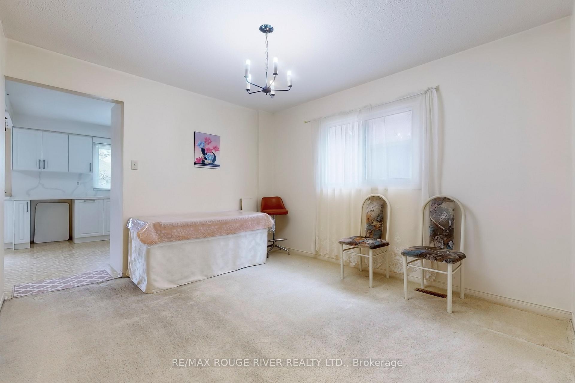 Photo 10 of 936 Rambleberry Avenue, Pickering, Liverpool — HOMEH
