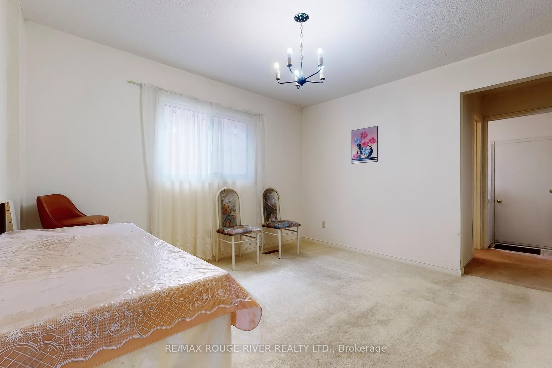 Photo 11 of 936 Rambleberry Avenue, Pickering, Liverpool — HOMEH