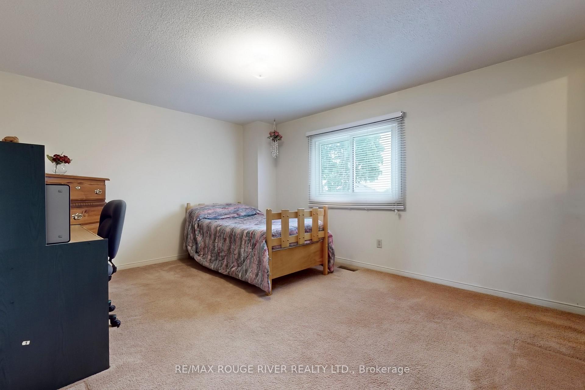 Photo 24 of 936 Rambleberry Avenue, Pickering, Liverpool — HOMEH