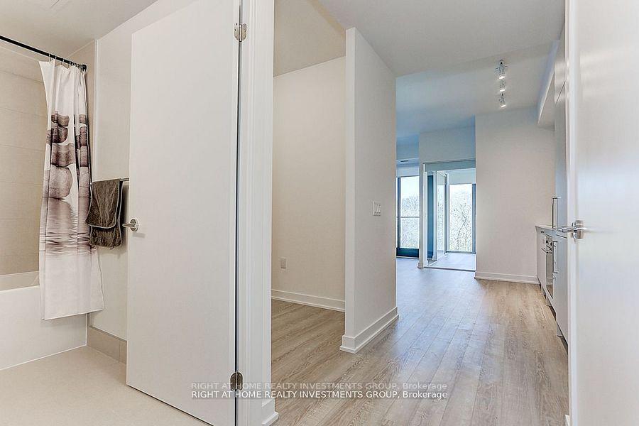 Photo 3 of Unit 418, 250 Lawrence Avenue W, Toronto, Lawrence Park North — HOMEH