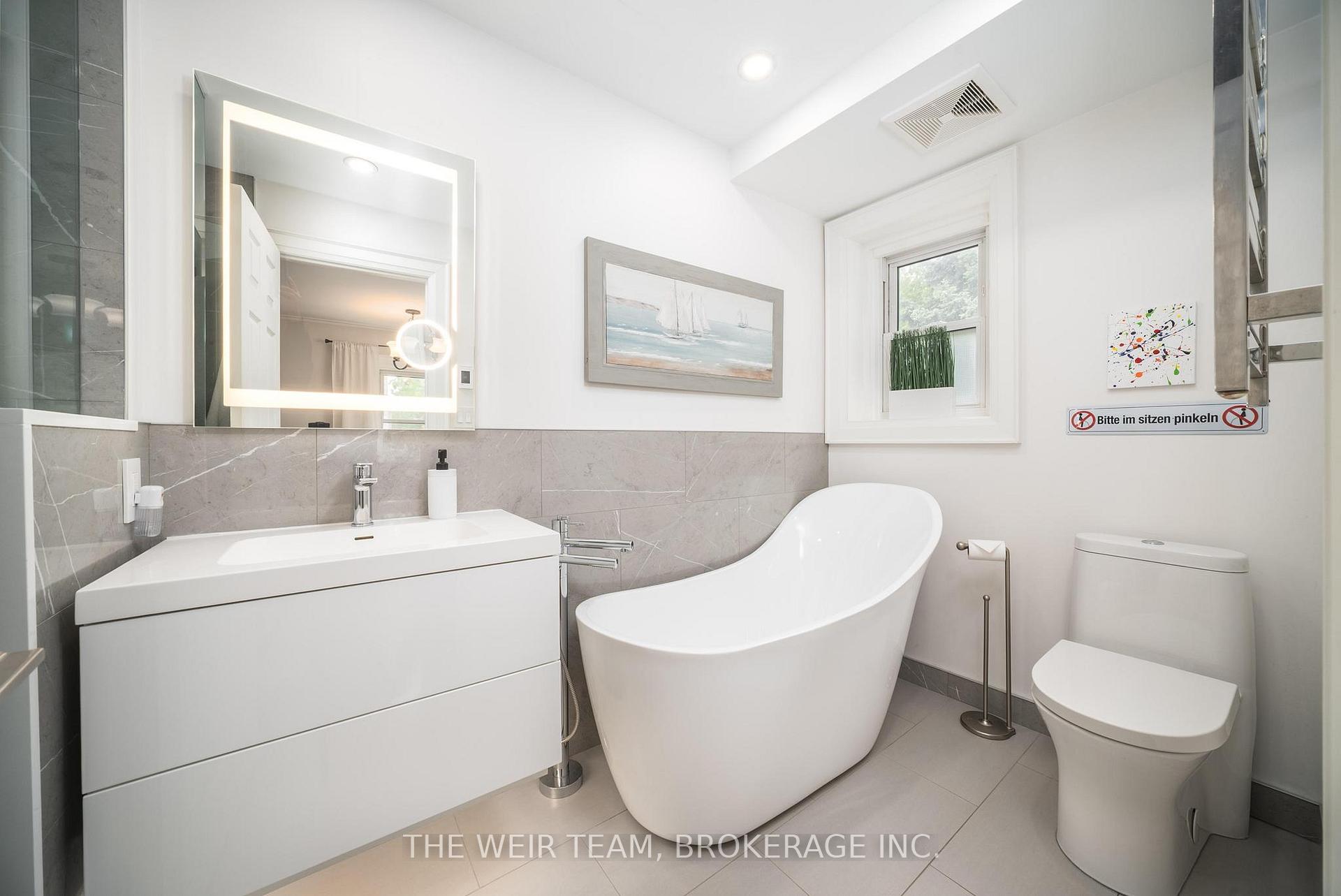 Photo 54 of 39 Ashland Avenue, Toronto, Woodbine Corridor — HOMEH