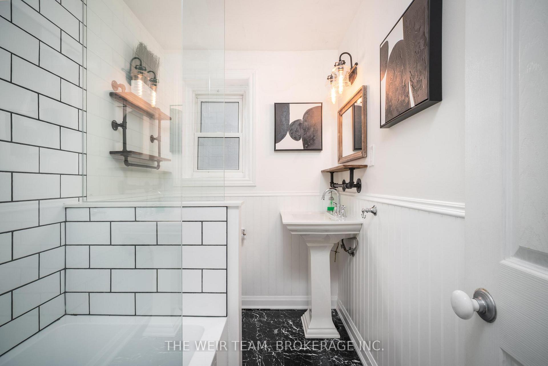 Photo 33 of 39 Ashland Avenue, Toronto, Woodbine Corridor — HOMEH