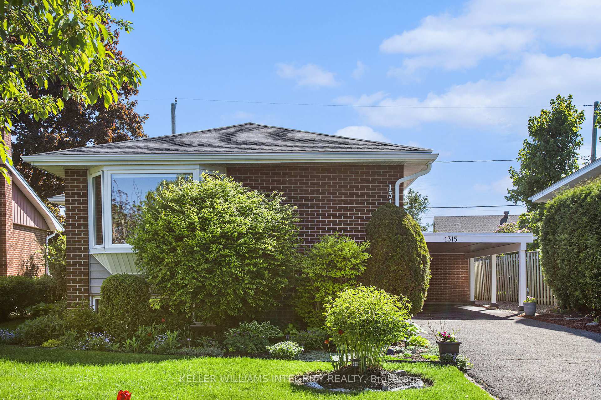 Photo 3 of 1315 Agincourt Road, Ottawa, Copeland Park — HOMEH