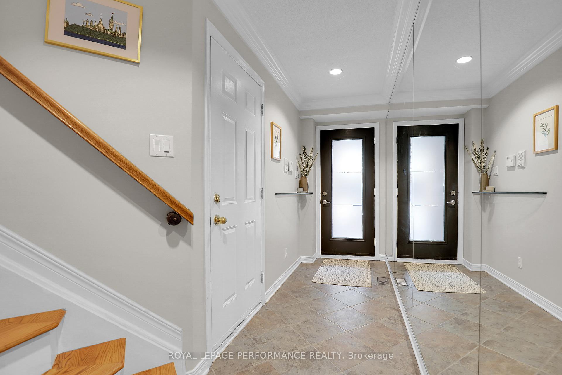 Photo 3 of Unit 13, 10 Concord Street, Ottawa, Ottawa East — HOMEH