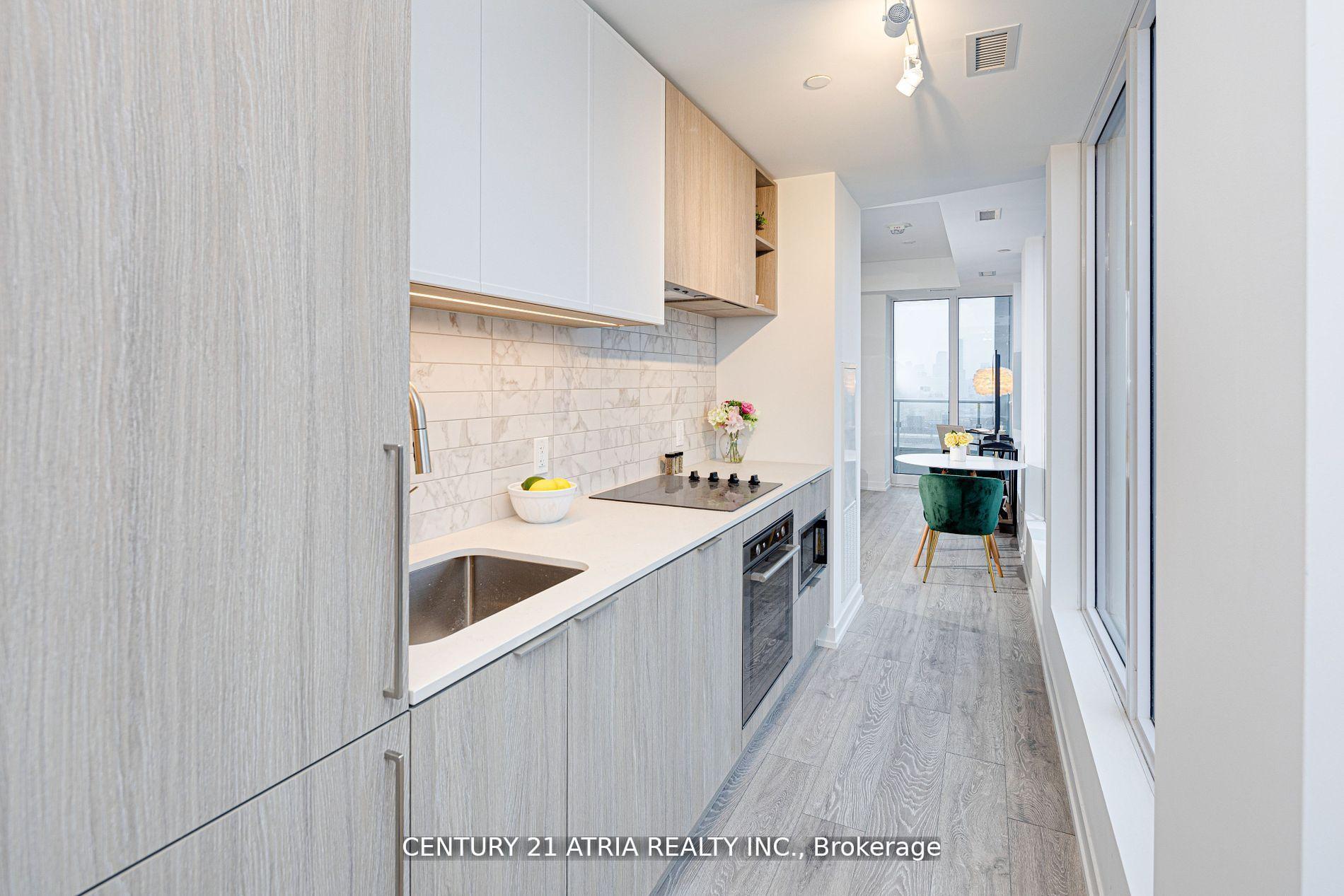 Front of Unit 1820, 2020 Bathurst Street