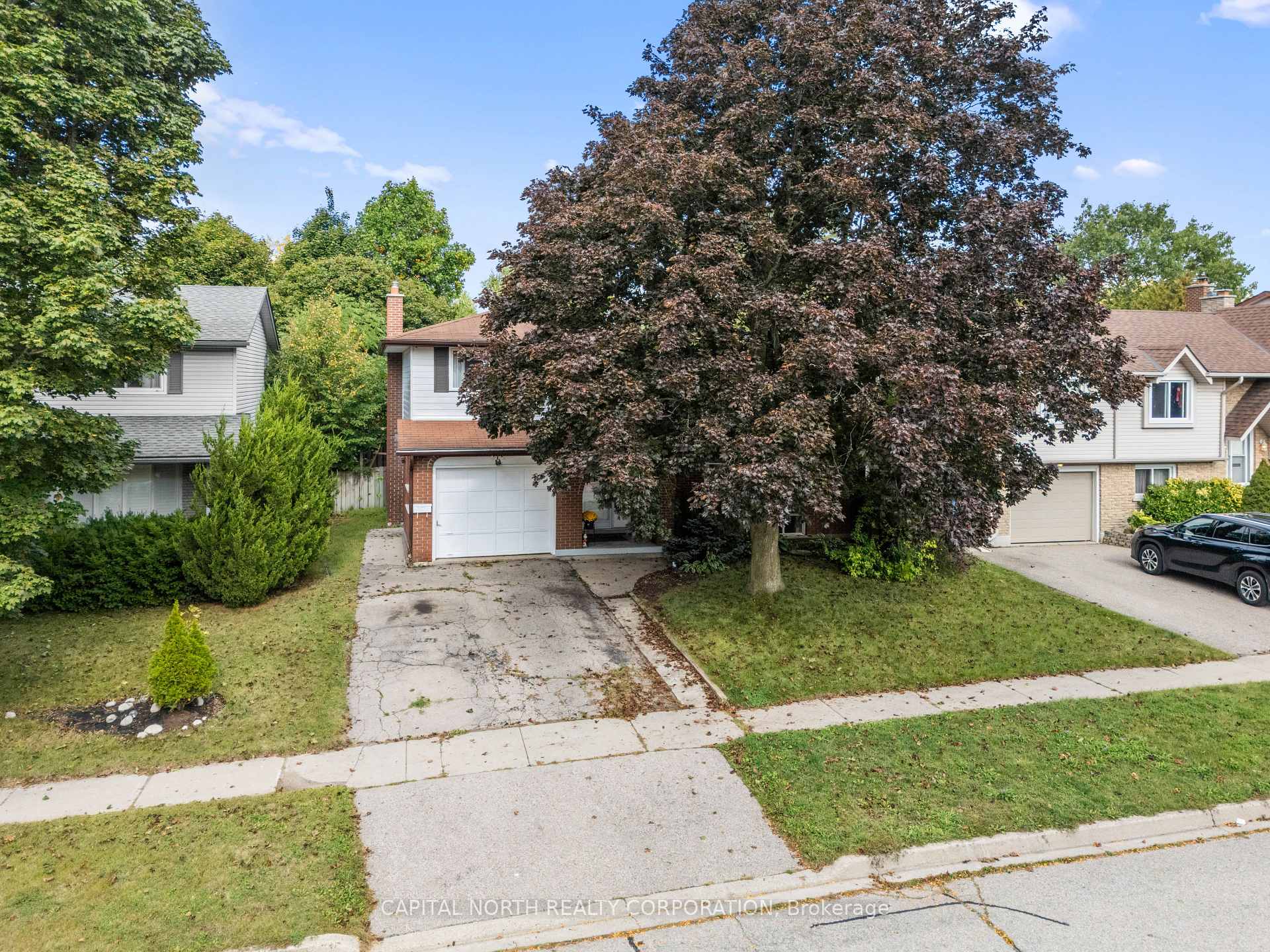Photo 3 of 68 Keats Crescent, Guelph, Kortright West — HOMEH