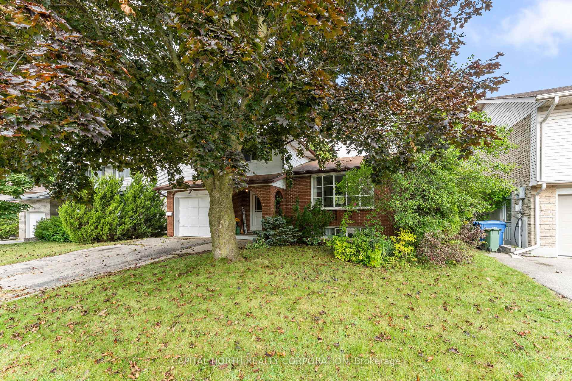 Photo 4 of 68 Keats Crescent, Guelph, Kortright West — HOMEH