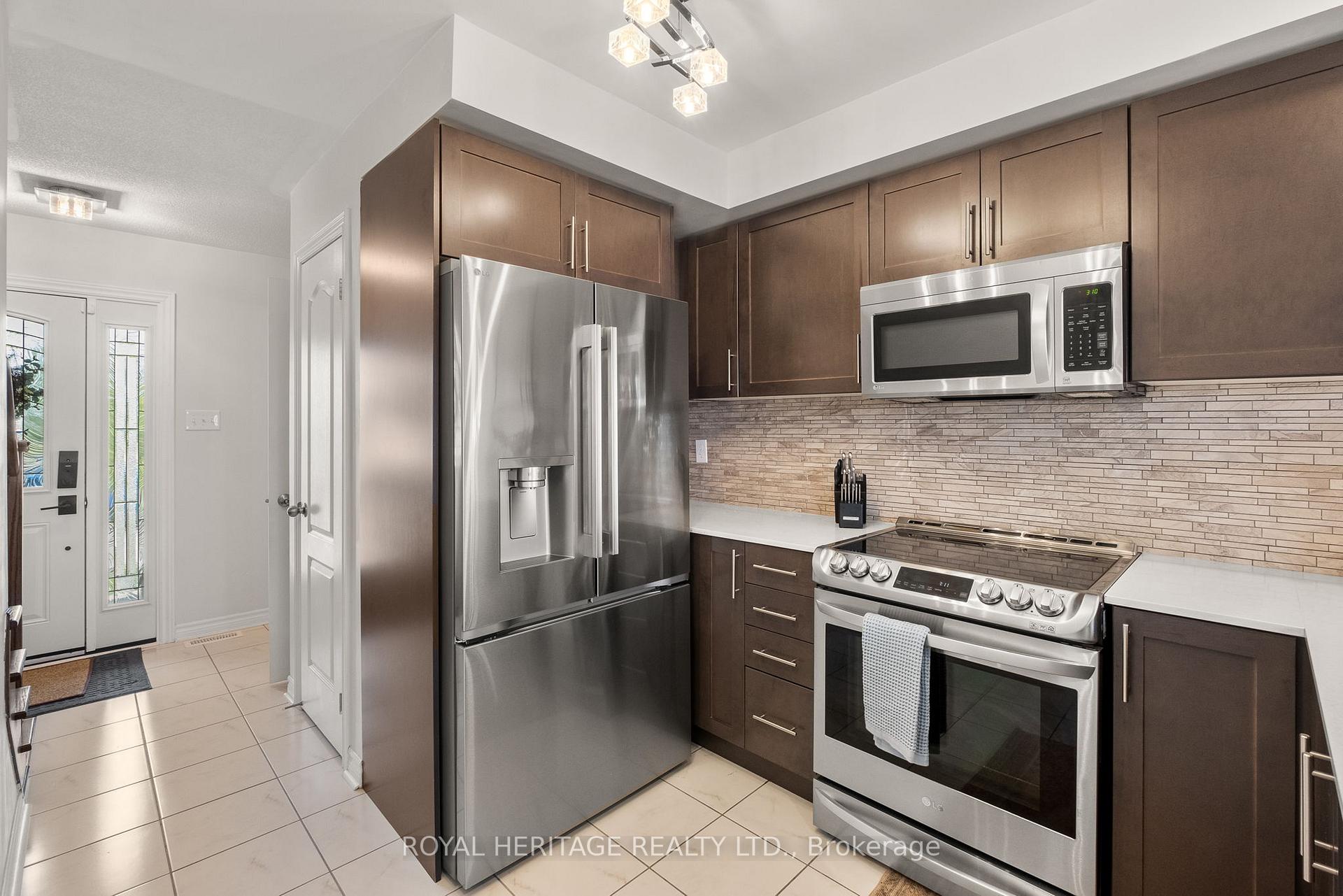 Photo 11 of 56 Fred Jackman Avenue, Clarington, Bowmanville — HOMEH