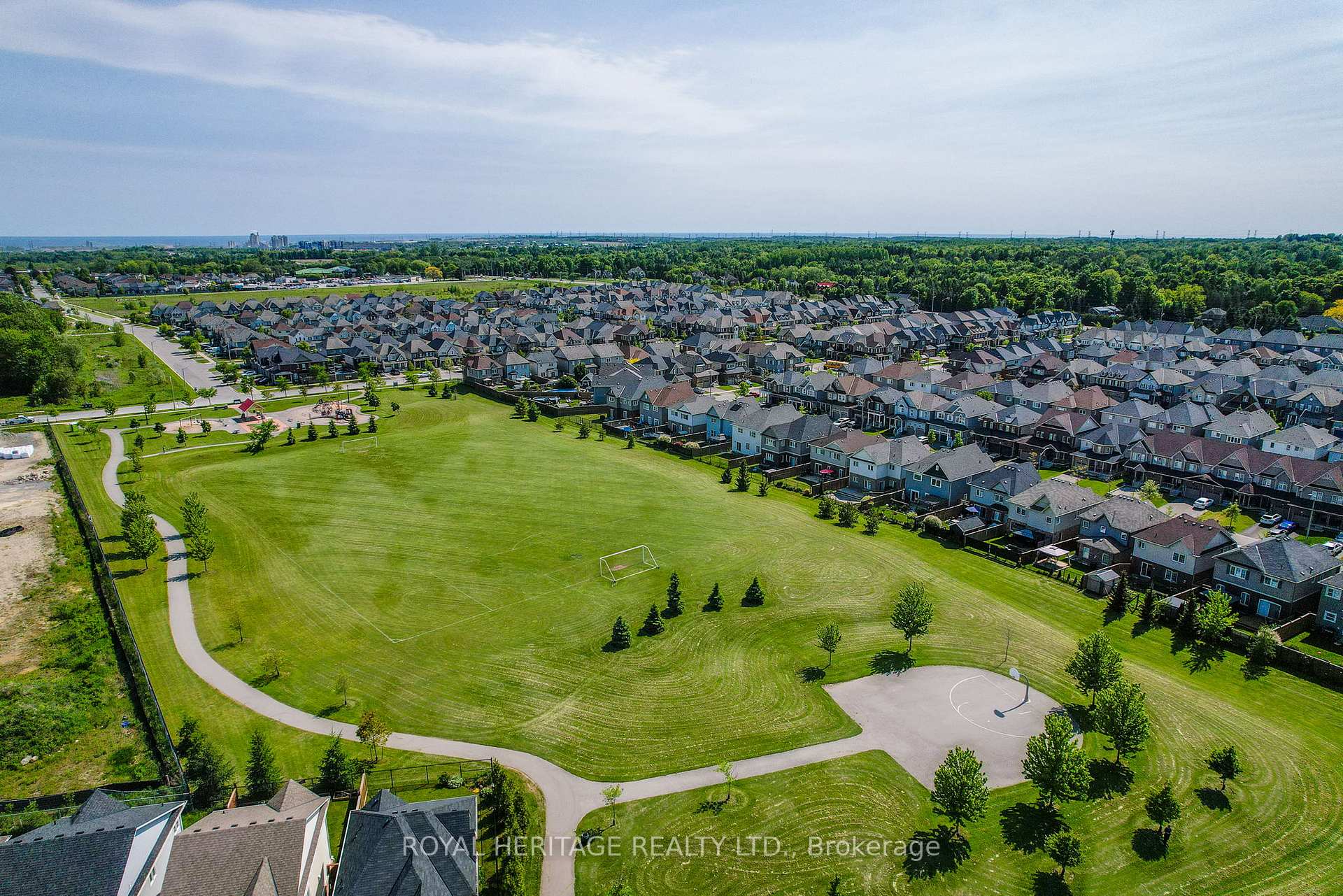 Photo 39 of 56 Fred Jackman Avenue, Clarington, Bowmanville — HOMEH