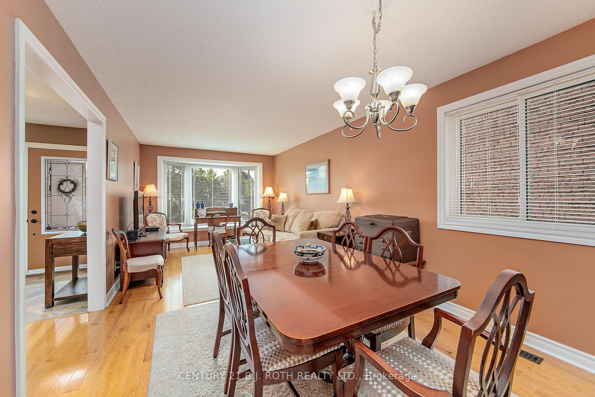 Photo 7 of 66 McVeigh Drive, Barrie, Northwest — HOMEH