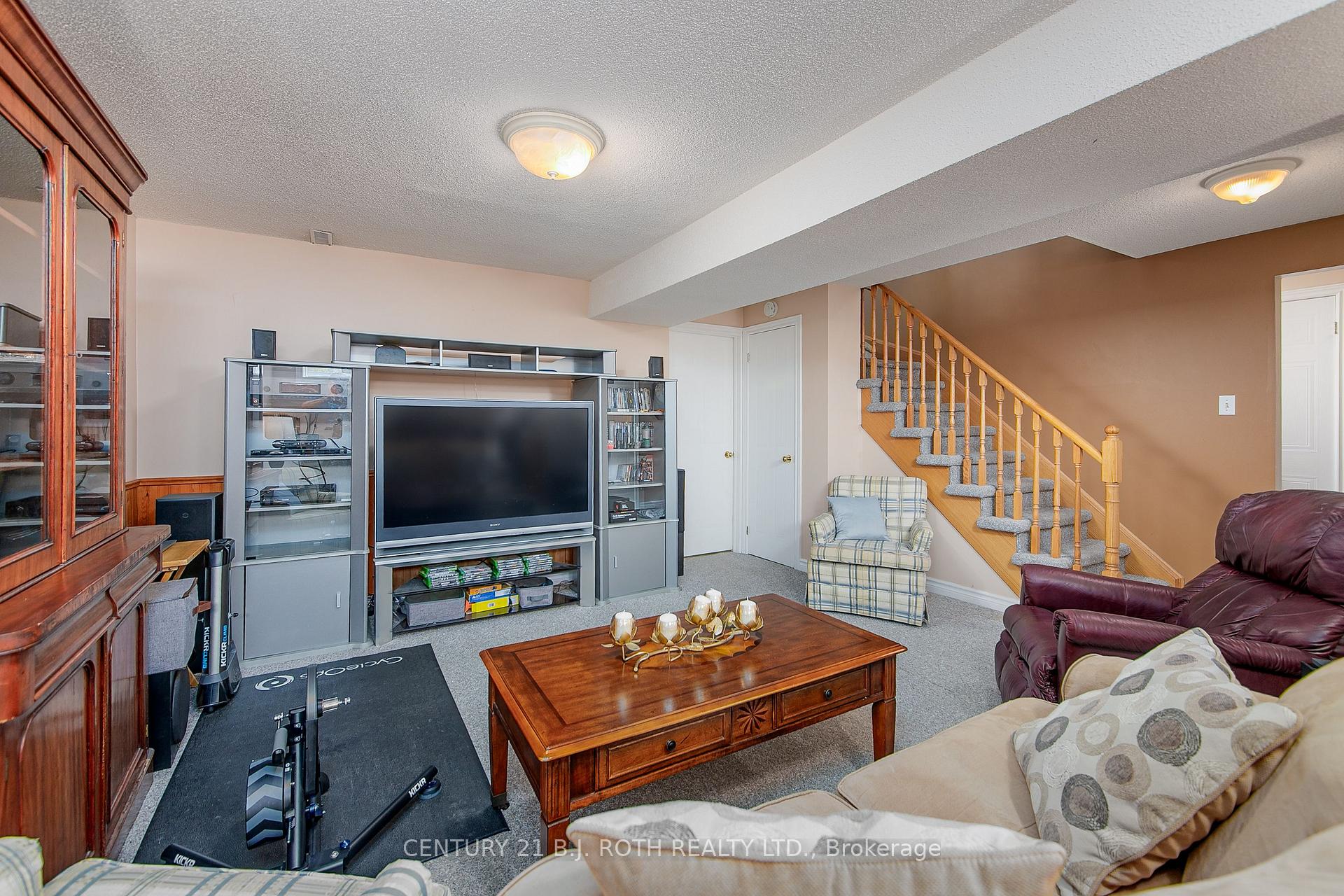 Photo 12 of 66 McVeigh Drive, Barrie, Northwest — HOMEH