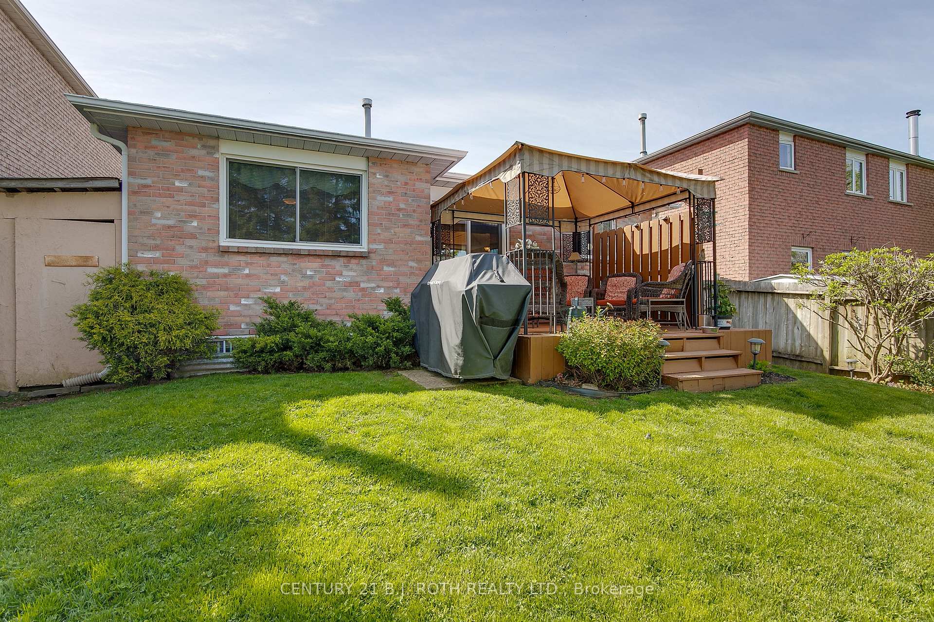 Photo 20 of 66 McVeigh Drive, Barrie, Northwest — HOMEH