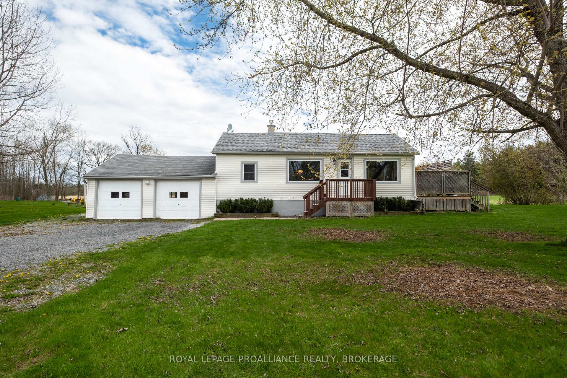 Photo 2 of 5426 Battersea Road, Frontenac, Frontenac South — HOMEH