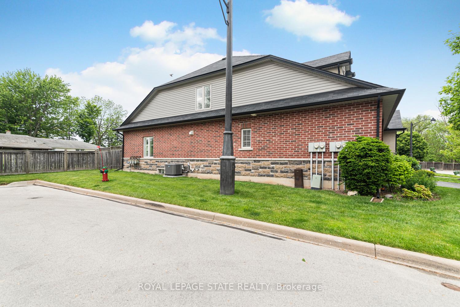 Photo 5 of 114 Toulon Avenue, Hamilton, Ancaster — HOMEH