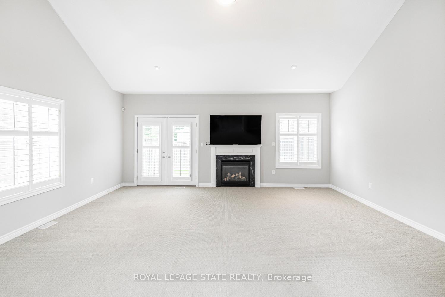 Photo 14 of 114 Toulon Avenue, Hamilton, Ancaster — HOMEH
