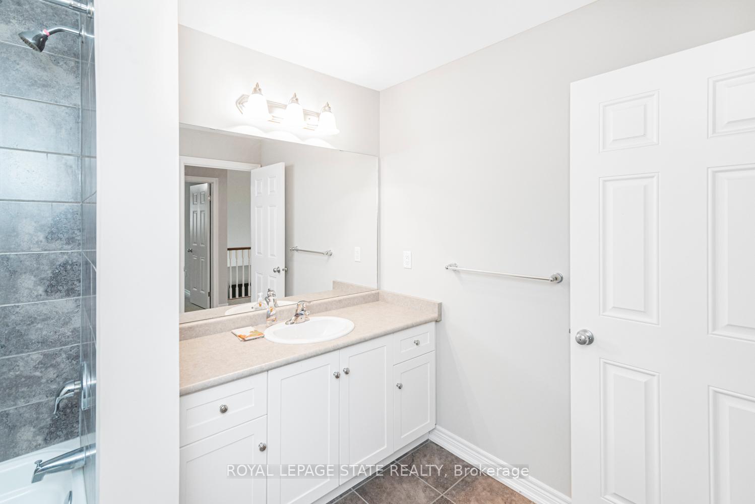 Photo 36 of 114 Toulon Avenue, Hamilton, Ancaster — HOMEH