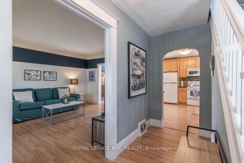 Photo 5 of 174 York Street, St. Catharines, Haig — HOMEH