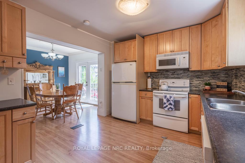 Photo 10 of 174 York Street, St. Catharines, Haig — HOMEH