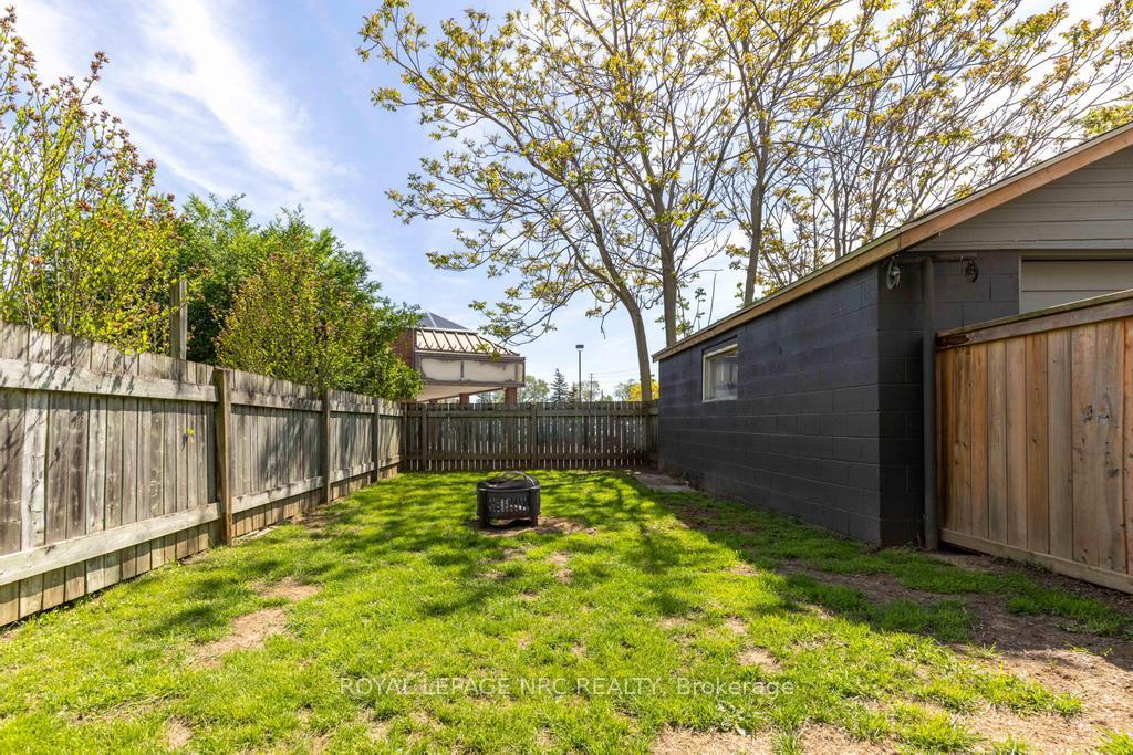 Photo 23 of 174 York Street, St. Catharines, Haig — HOMEH
