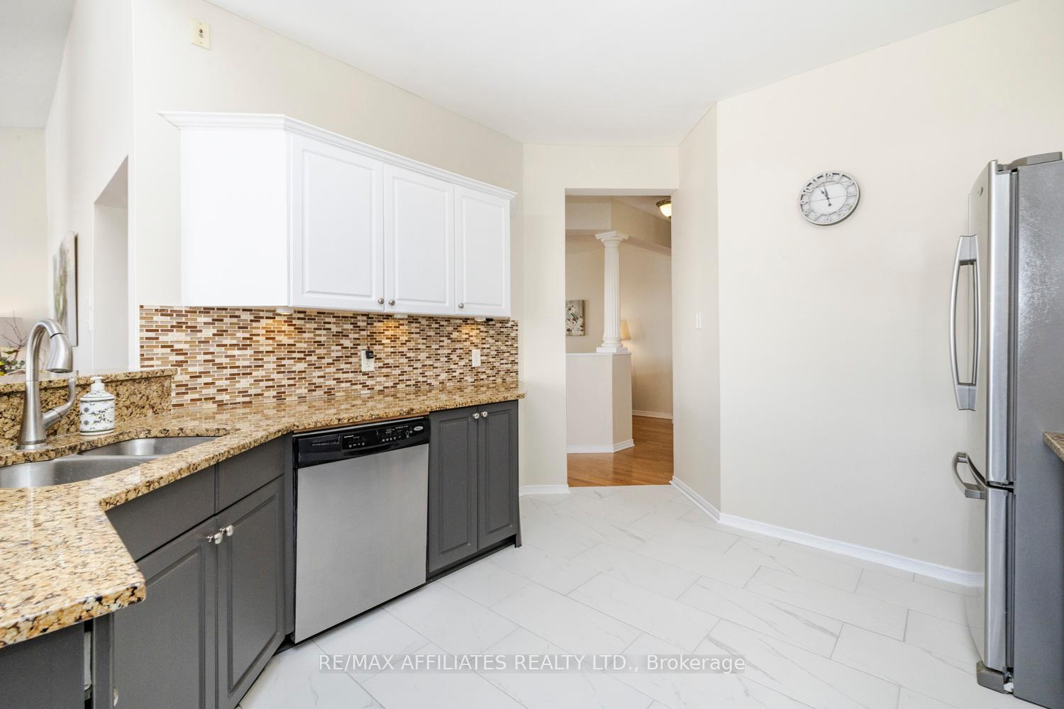 Photo 19 of 145 Redcliff Avenue, Ottawa, Barrhaven - Longfields — HOMEH