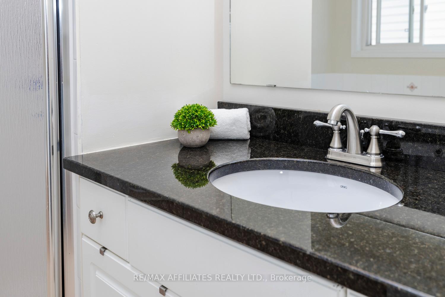 Photo 22 of 145 Redcliff Avenue, Ottawa, Barrhaven - Longfields — HOMEH