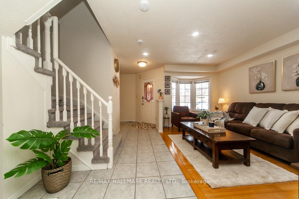Photo 5 of 137 Waller Street, Whitby, Rolling Acres — HOMEH