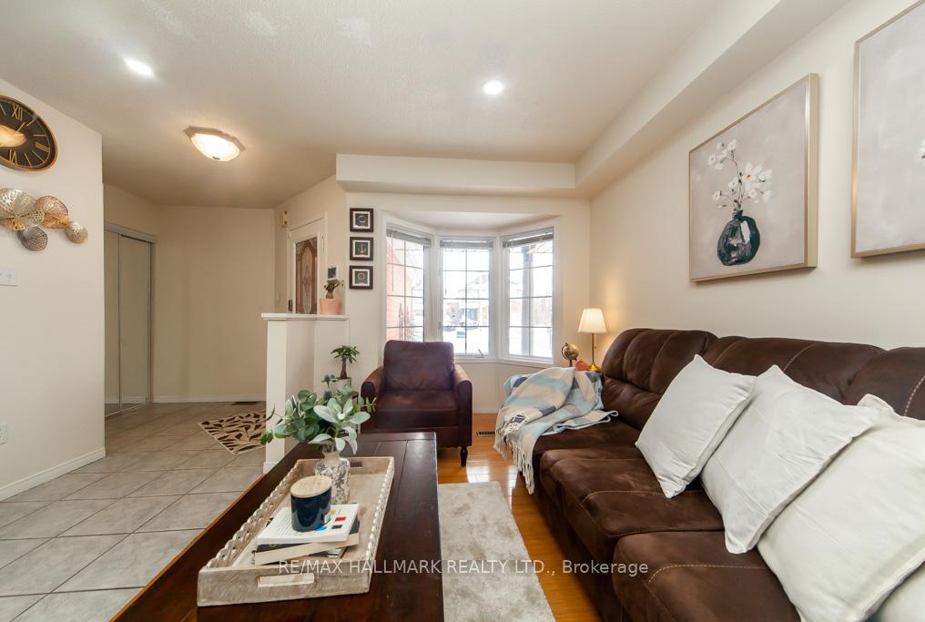Photo 7 of 137 Waller Street, Whitby, Rolling Acres — HOMEH