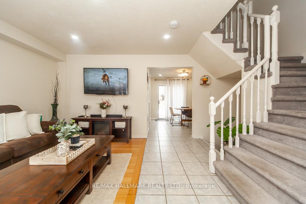 Photo 8 of 137 Waller Street, Whitby, Rolling Acres — HOMEH