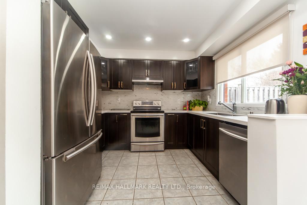Photo 9 of 137 Waller Street, Whitby, Rolling Acres — HOMEH