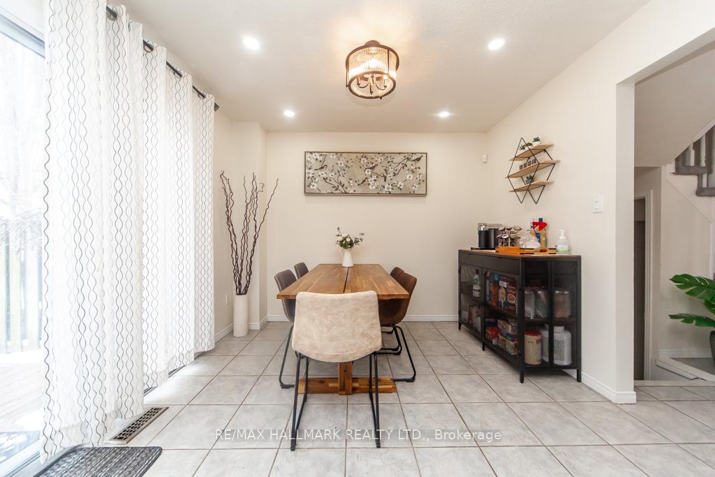 Photo 11 of 137 Waller Street, Whitby, Rolling Acres — HOMEH