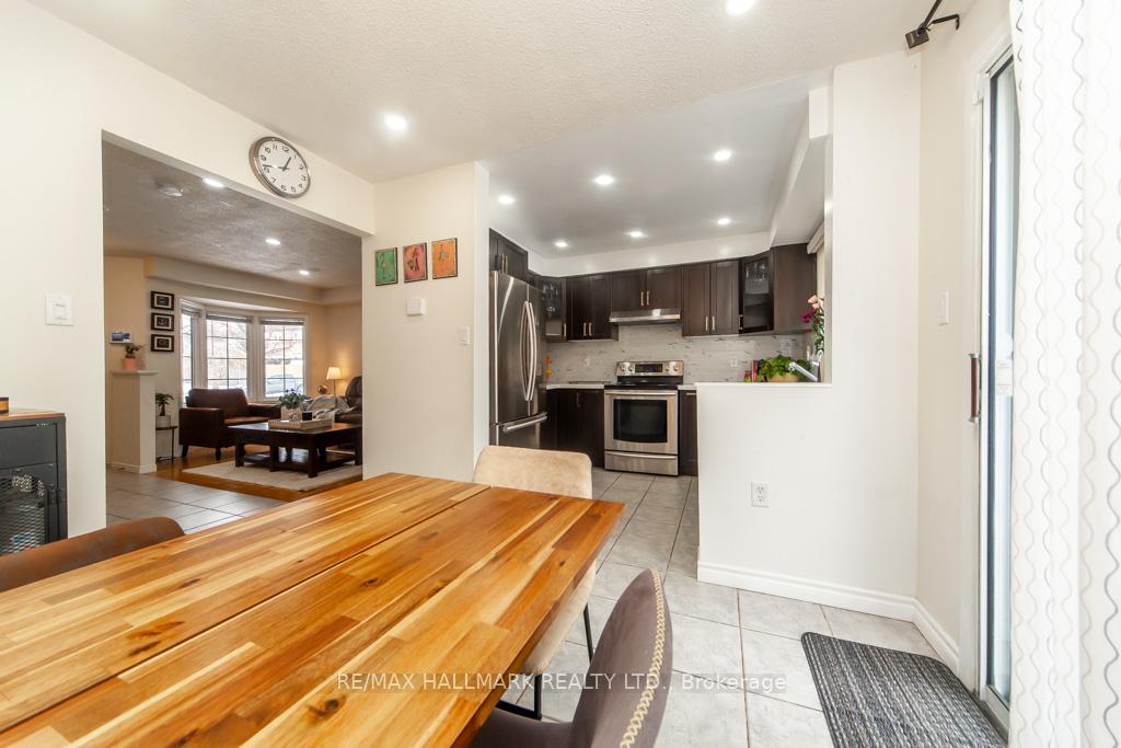Photo 12 of 137 Waller Street, Whitby, Rolling Acres — HOMEH