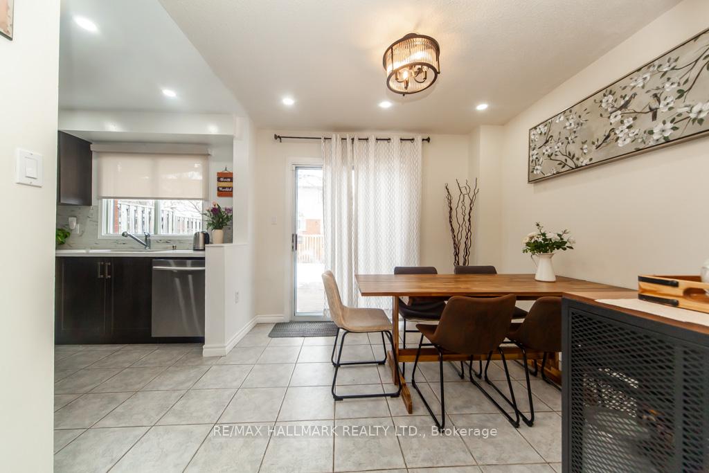Photo 14 of 137 Waller Street, Whitby, Rolling Acres — HOMEH
