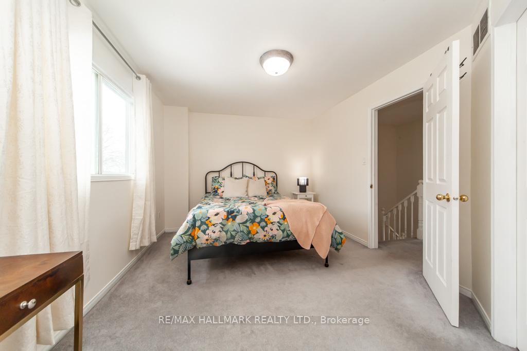 Photo 19 of 137 Waller Street, Whitby, Rolling Acres — HOMEH