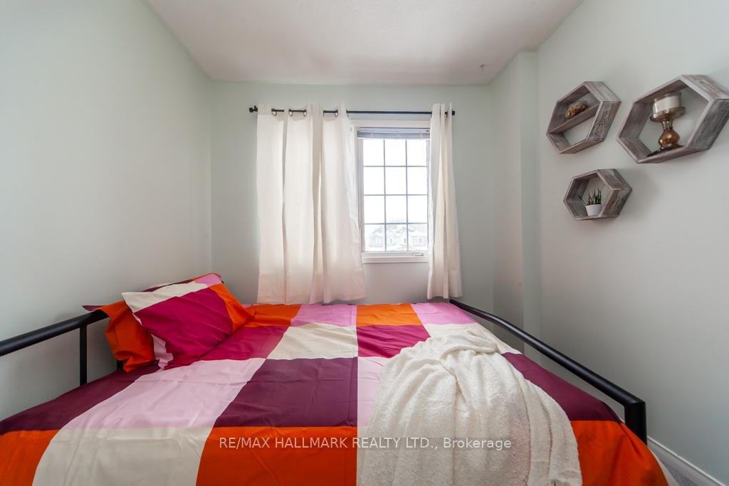 Photo 24 of 137 Waller Street, Whitby, Rolling Acres — HOMEH
