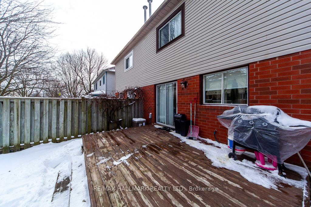Photo 34 of 137 Waller Street, Whitby, Rolling Acres — HOMEH