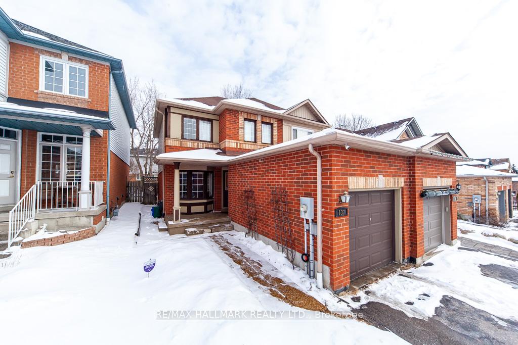 Photo 37 of 137 Waller Street, Whitby, Rolling Acres — HOMEH