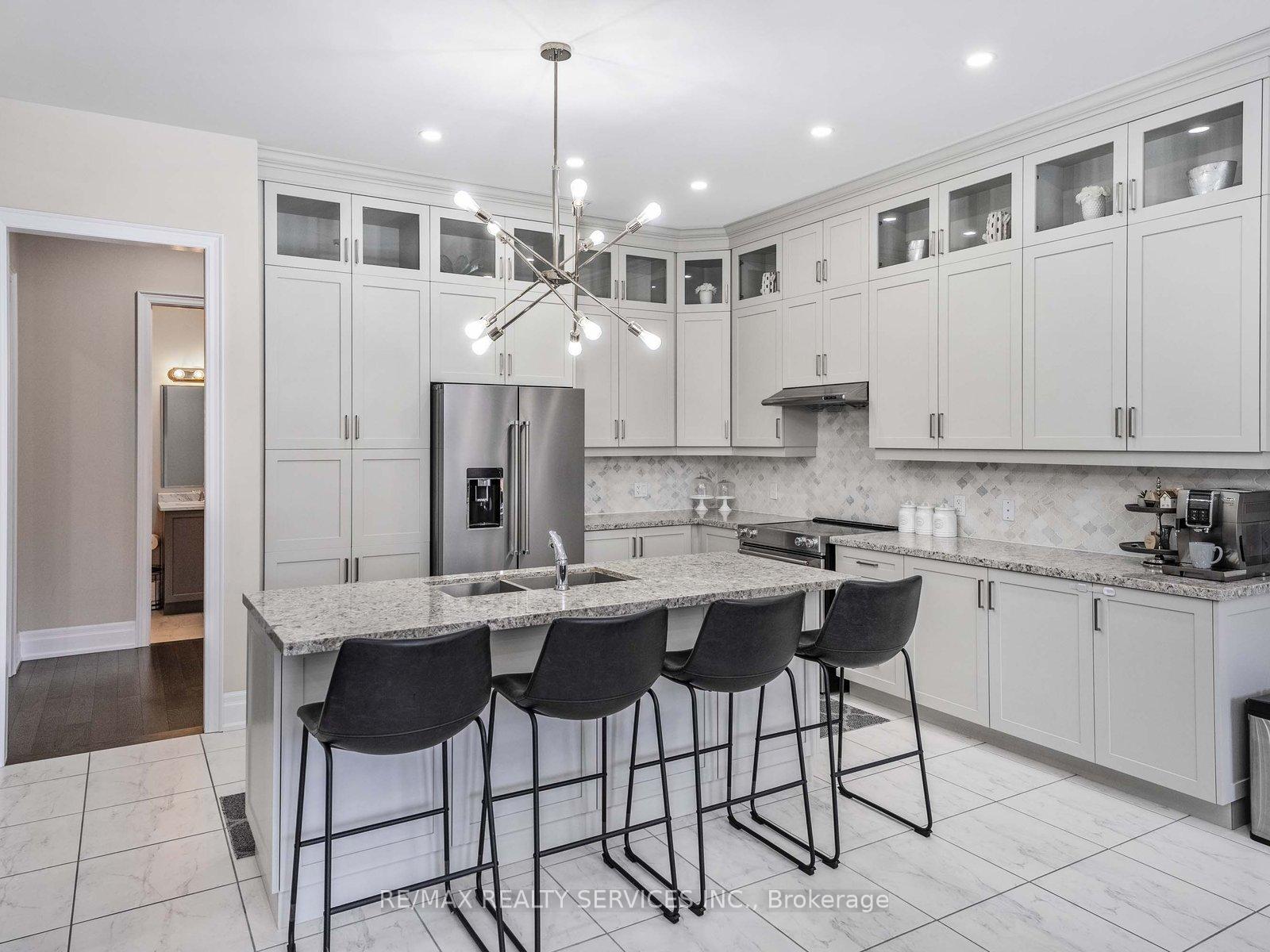 Photo 32 of 37 Lyle Way, Brampton, Credit Valley — HOMEH